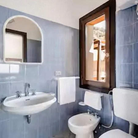 Luxurious House With Private Pool In
